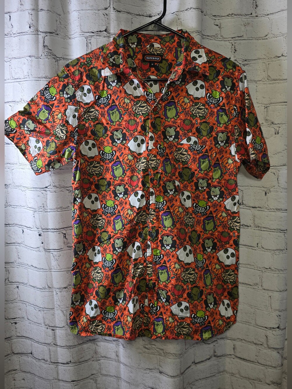 Run & Fly Mens Halloween Frog Short-Sleeve Button-Up Shirt Size Medium